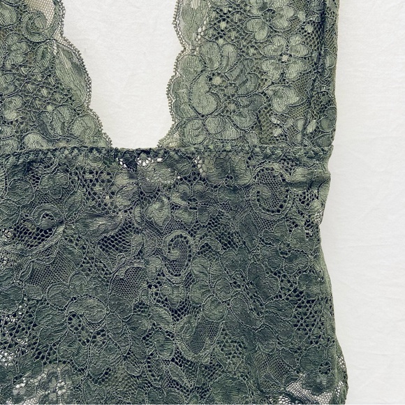 We are HAH Comin' In HAHt Green Lace Bodysuit L - Picture 4 of 4